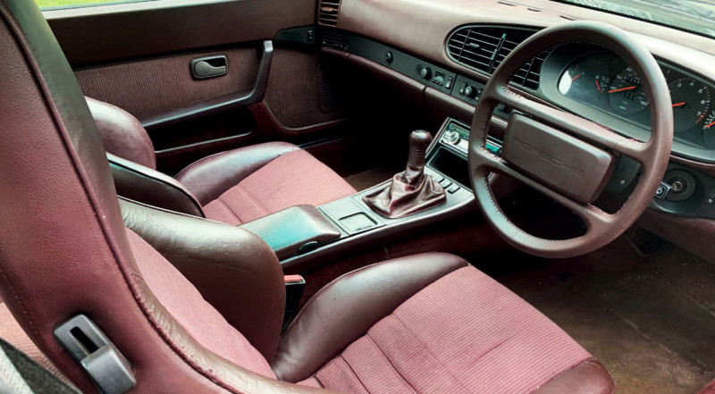 1986 Porsche 944S - interior